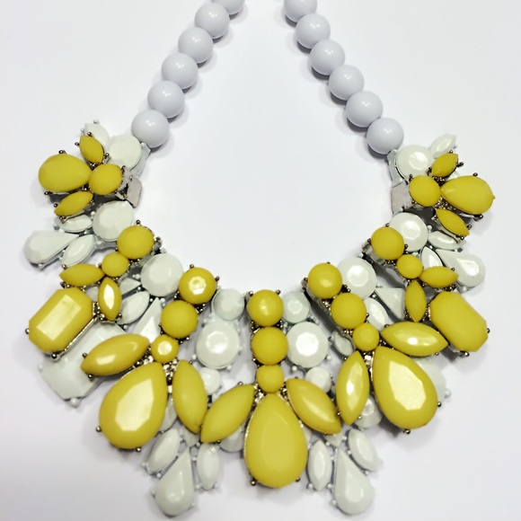 Fun colorful necklace - Picture 2 of 2